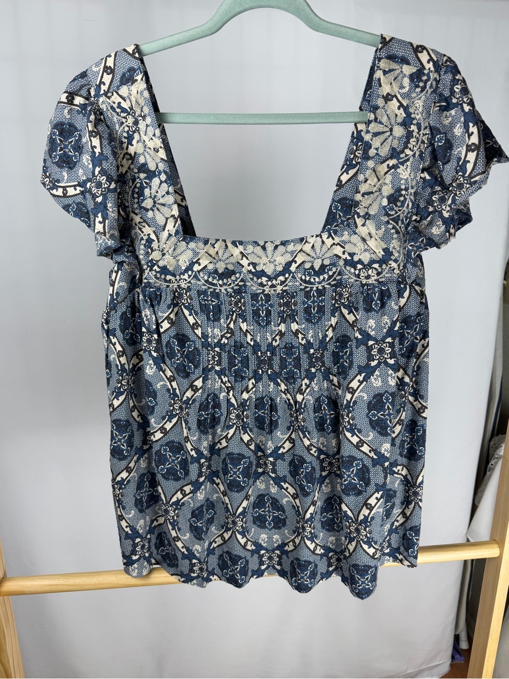 NWT ESTI Size 1 Blue Ivory Boho Floral Top Beachy Cottagecore